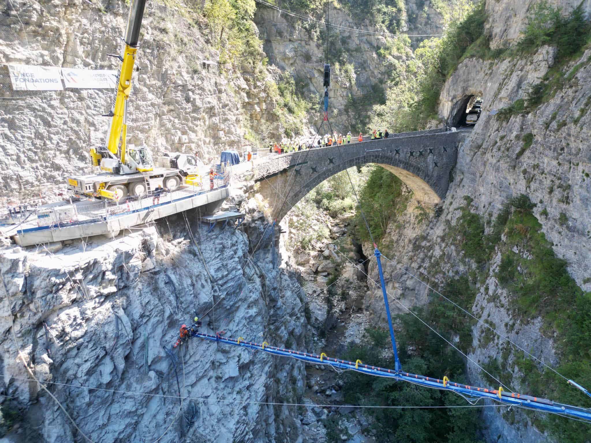 Reconstruction du pont sur la Vière à Glandage dans le Drôme